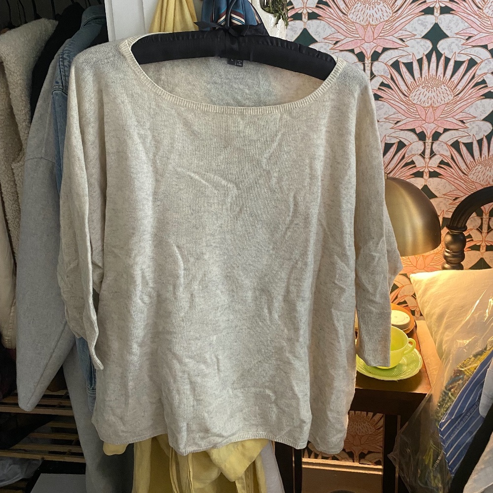 Vince cashmere creme sweater L